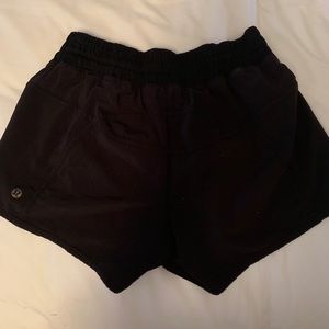 Lululemon tracker shorts size 6